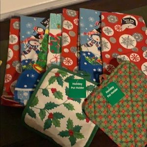 Holiday Kitchen Towels and Pot Holders